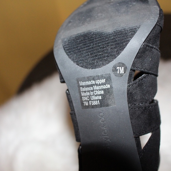Style & Co. black cut-out  peep heeled shoe. - Picture 7 of 14